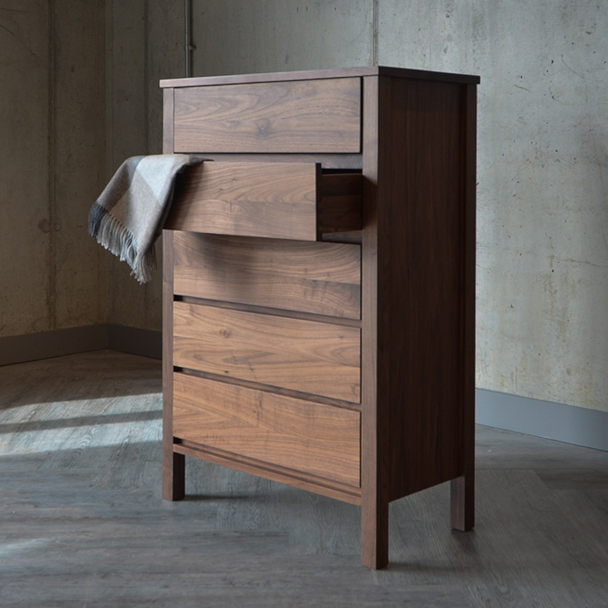 Caressa Walnut Wood Chest of 5 Drawers