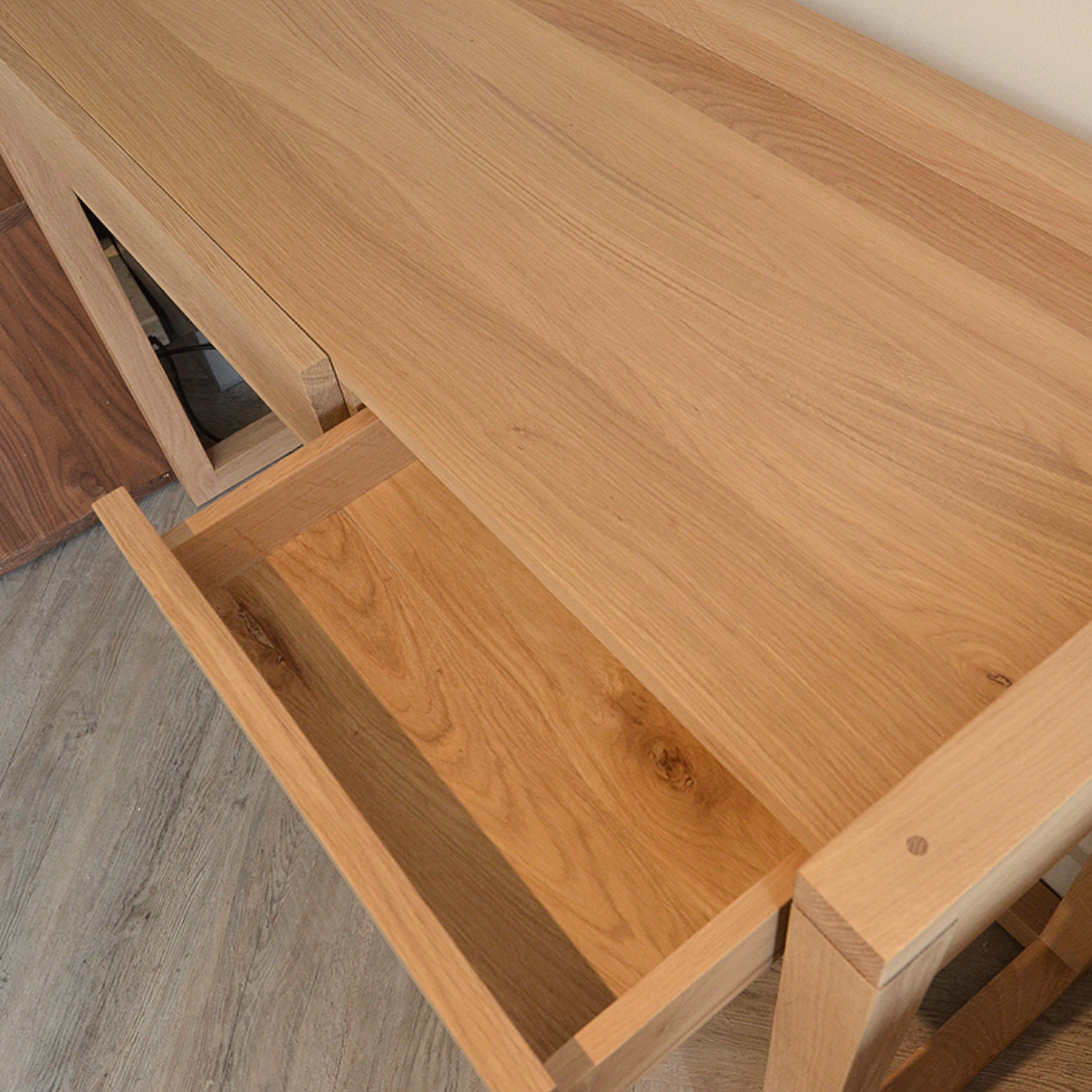 Earleen Oak Wood Console Table