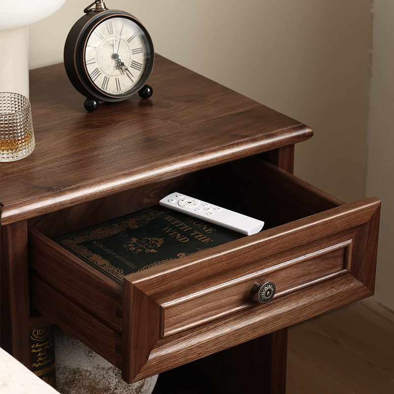 Mazonvintage-American Style Walnut Wood Bedside Table