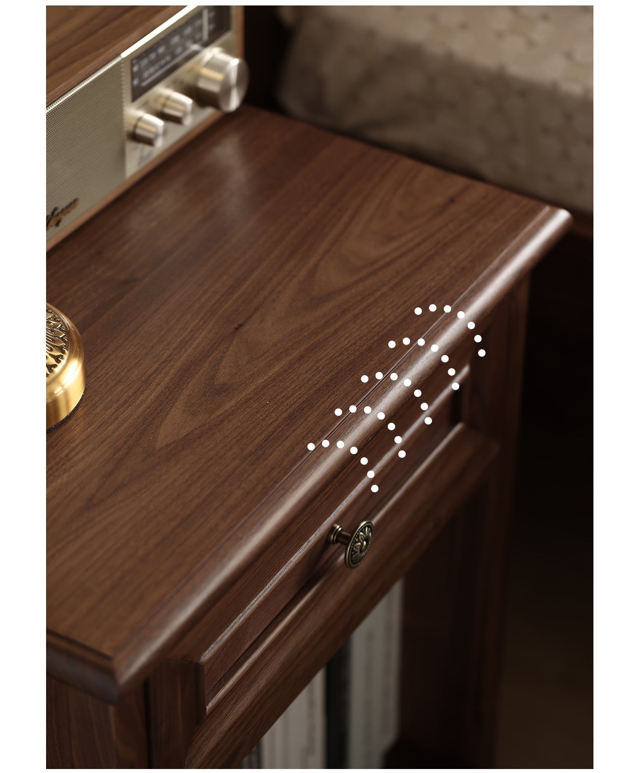 Mazonvintage-American Style Walnut Wood Bedside Table