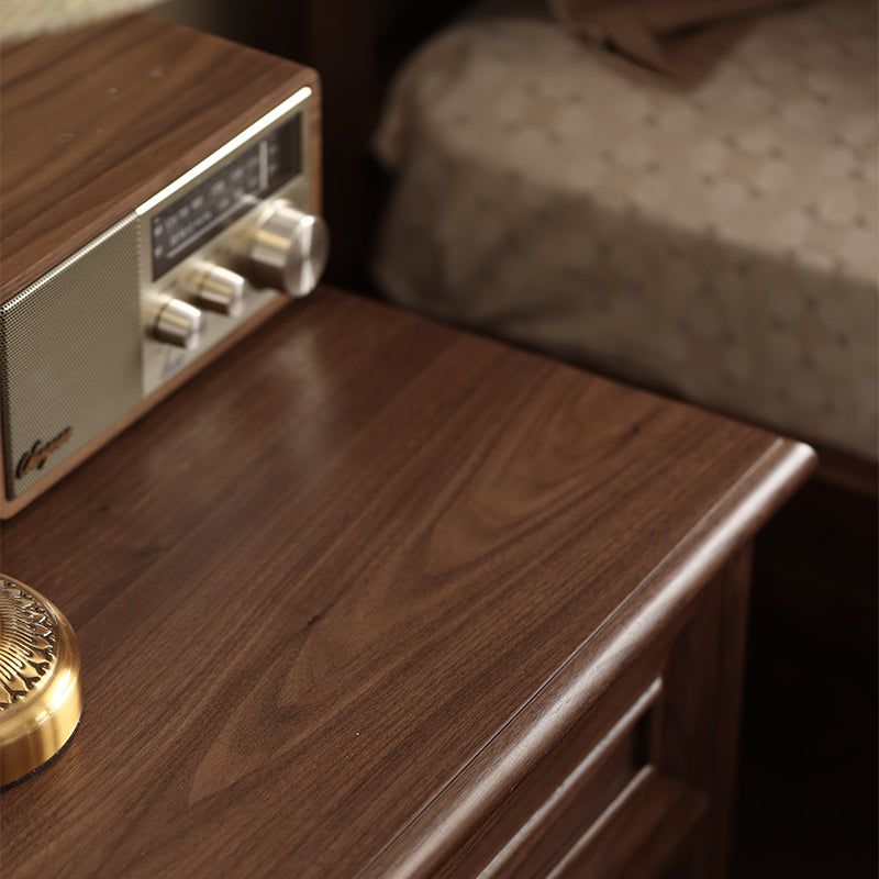 Mazonvintage-American Style Walnut Wood Bedside Table