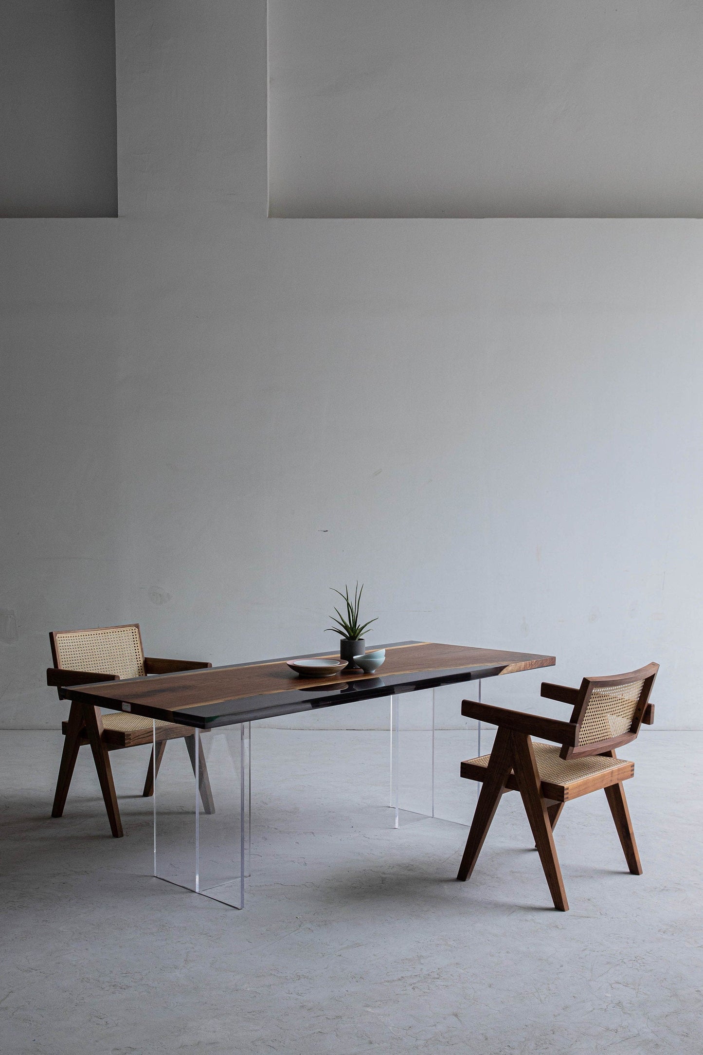 Mazonvintage-Elemental Handmade Single Epoxy Resin Table