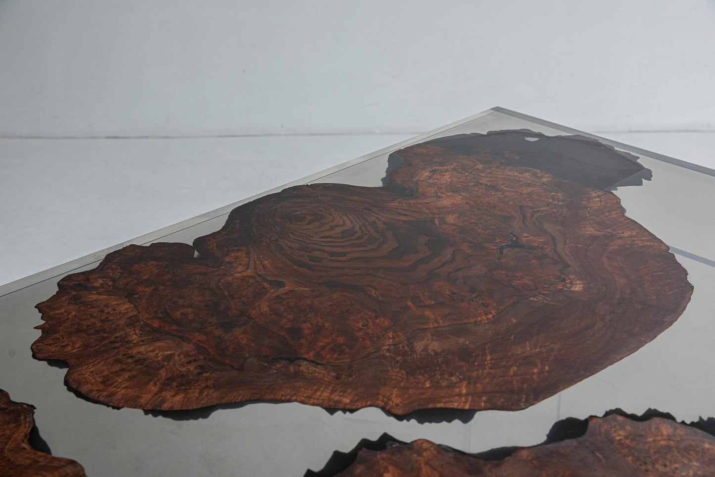 Mazonvintage-Serene Black River Butterfly Resin Table