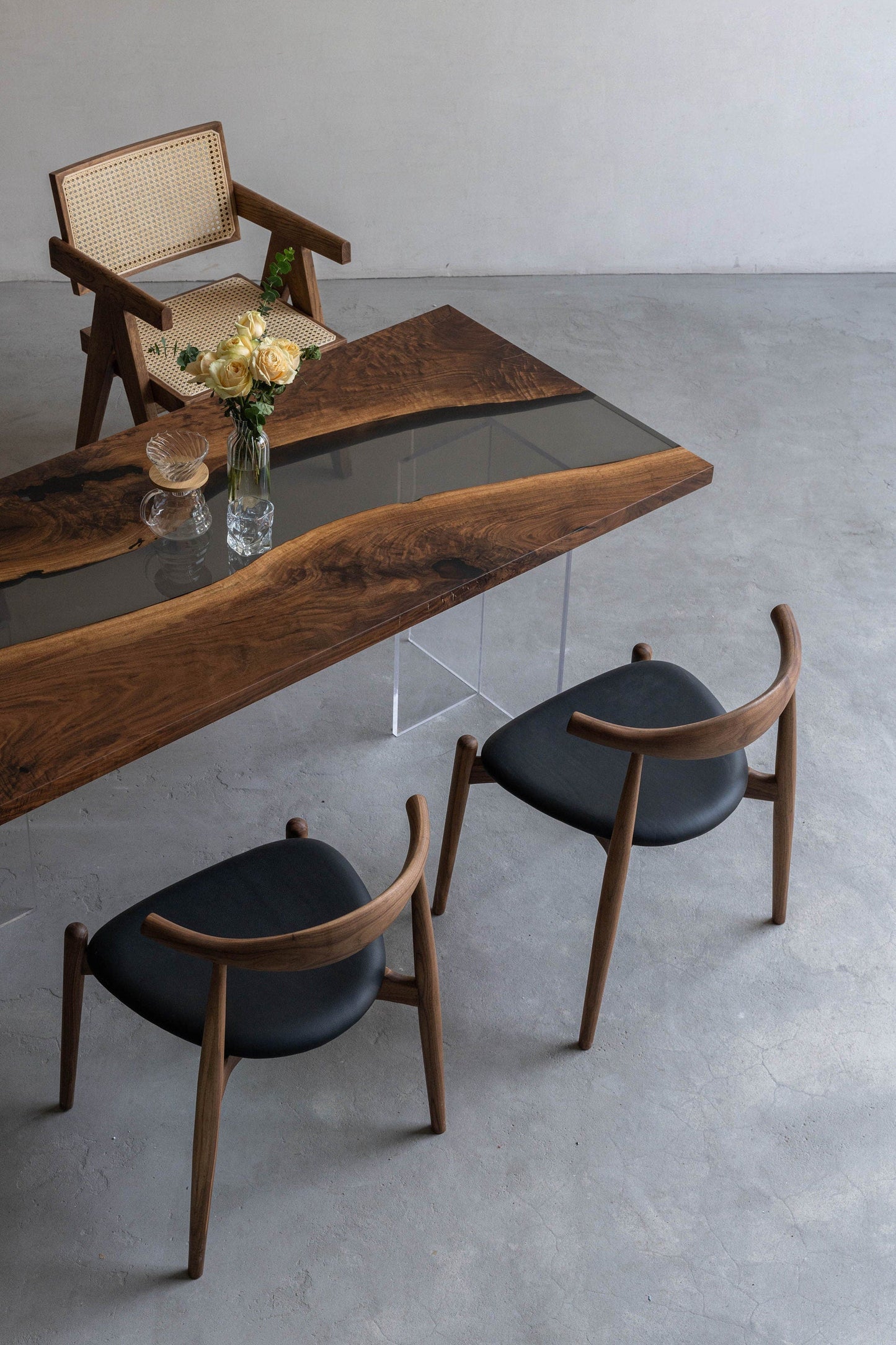 Mazonvintage-Custom solid America walnut Epoxy Resin River Table