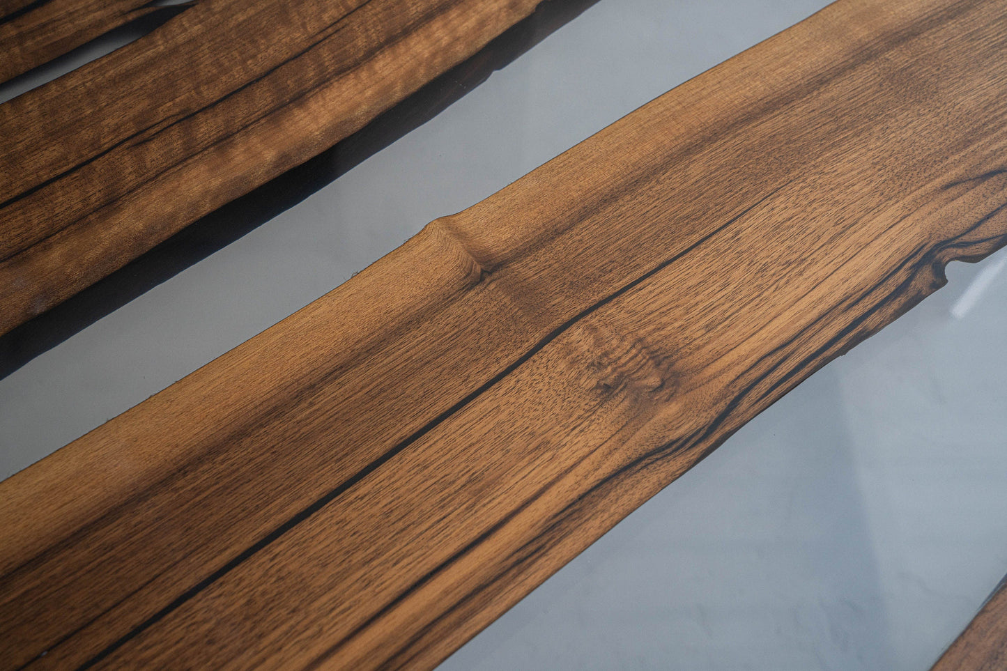 Mazonvintage-Epoxy Horizon Black Walnut Wood Table