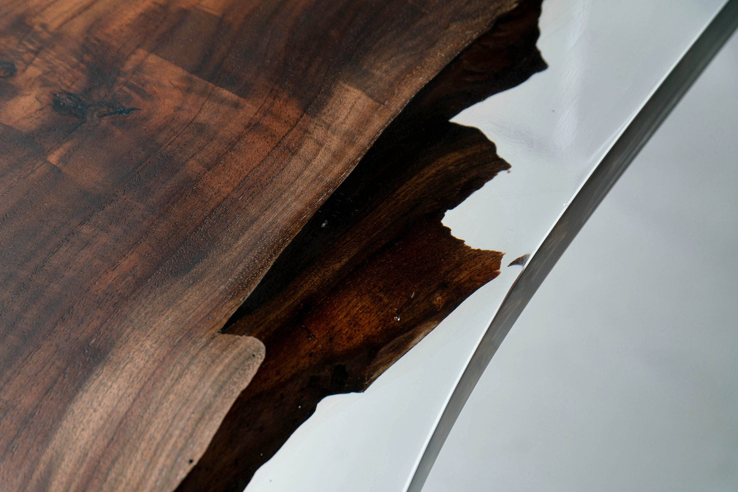 Mazonvintage-Live edge Handmade Unique Live Edge Epoxy Resin River Wood