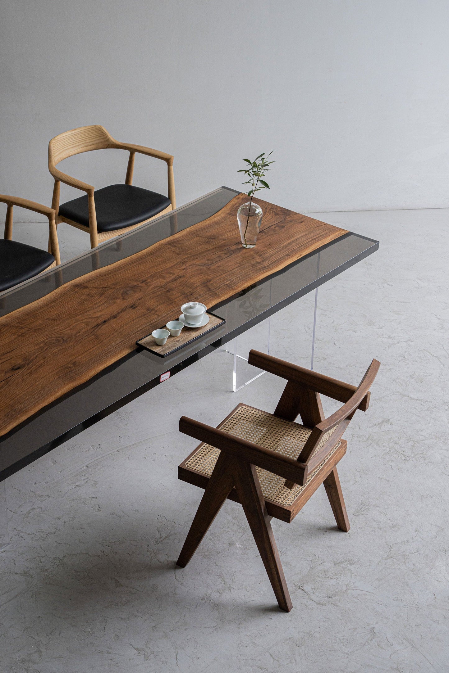 Mazonvintage-Solid Black Walnut Wood Epoxy Resin Table