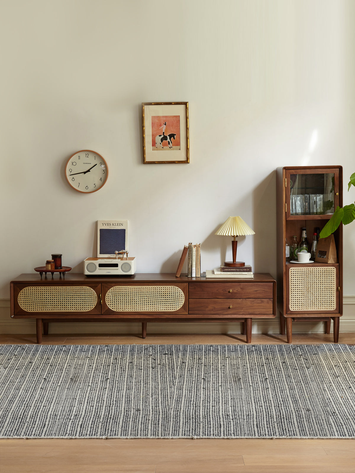 Mazonvintage-Veritas Nordic Design Walnut Wood TV Stand