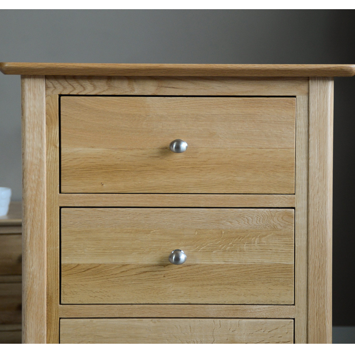 Cari Oak Wood Chest of 5 Drawers
