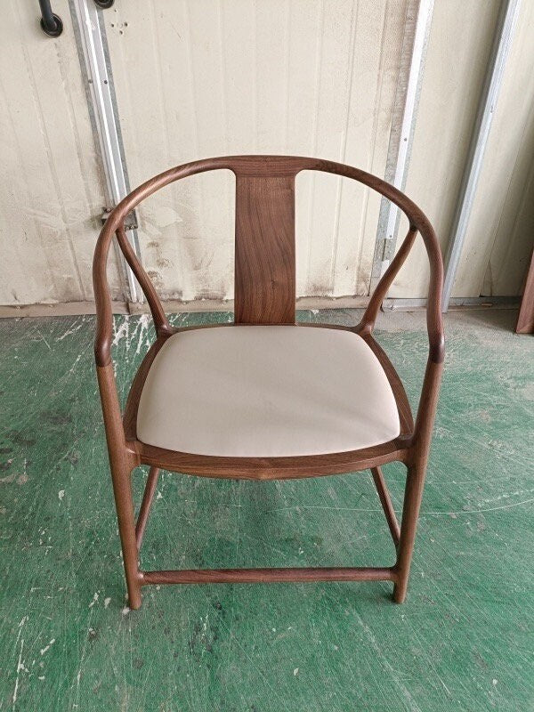 Mazonvintage-Ming-Style Horseshoe Back Walnut Wood Armchair