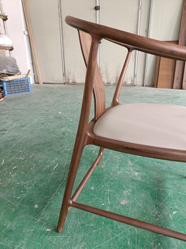 Mazonvintage-Ming-Style Horseshoe Back Walnut Wood Armchair