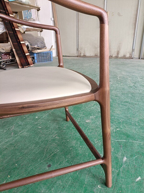Mazonvintage-Ming-Style Horseshoe Back Walnut Wood Armchair