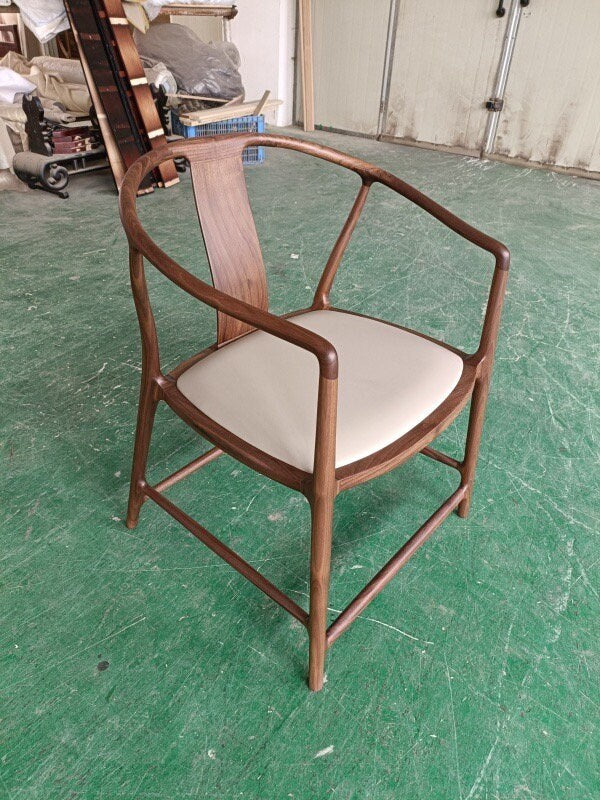 Mazonvintage-Ming-Style Horseshoe Back Walnut Wood Armchair
