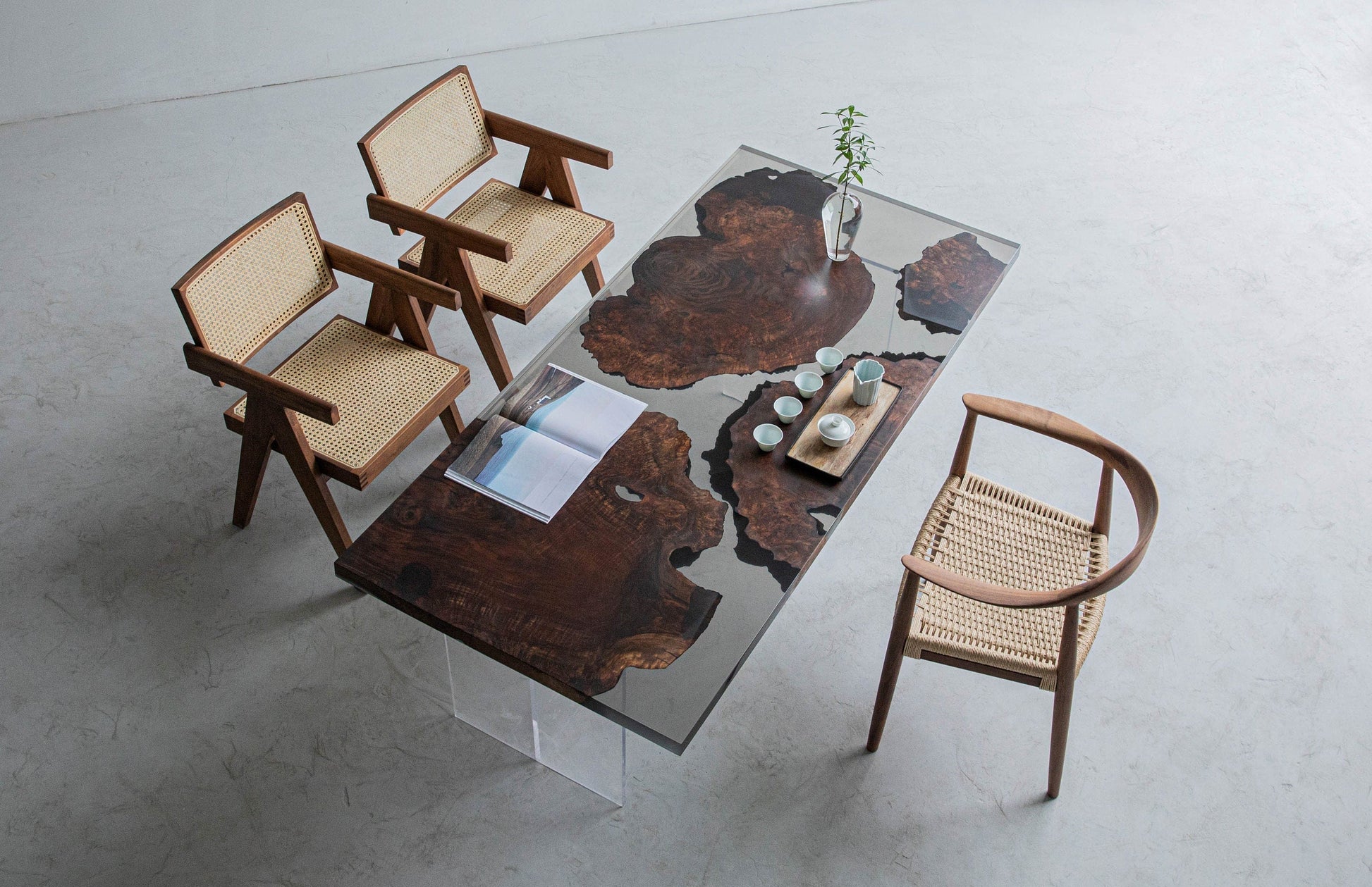 Mazonvintage-Serene Black River Butterfly Resin Table