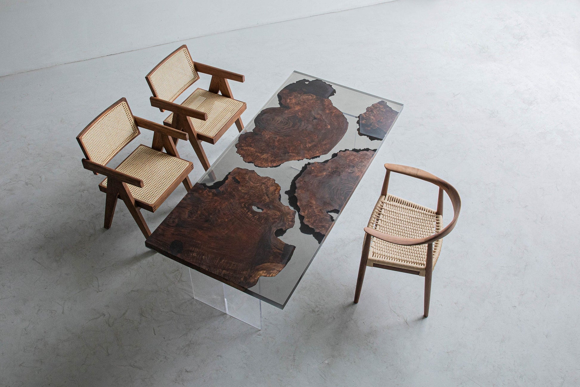 Mazonvintage-Serene Black River Butterfly Resin Table
