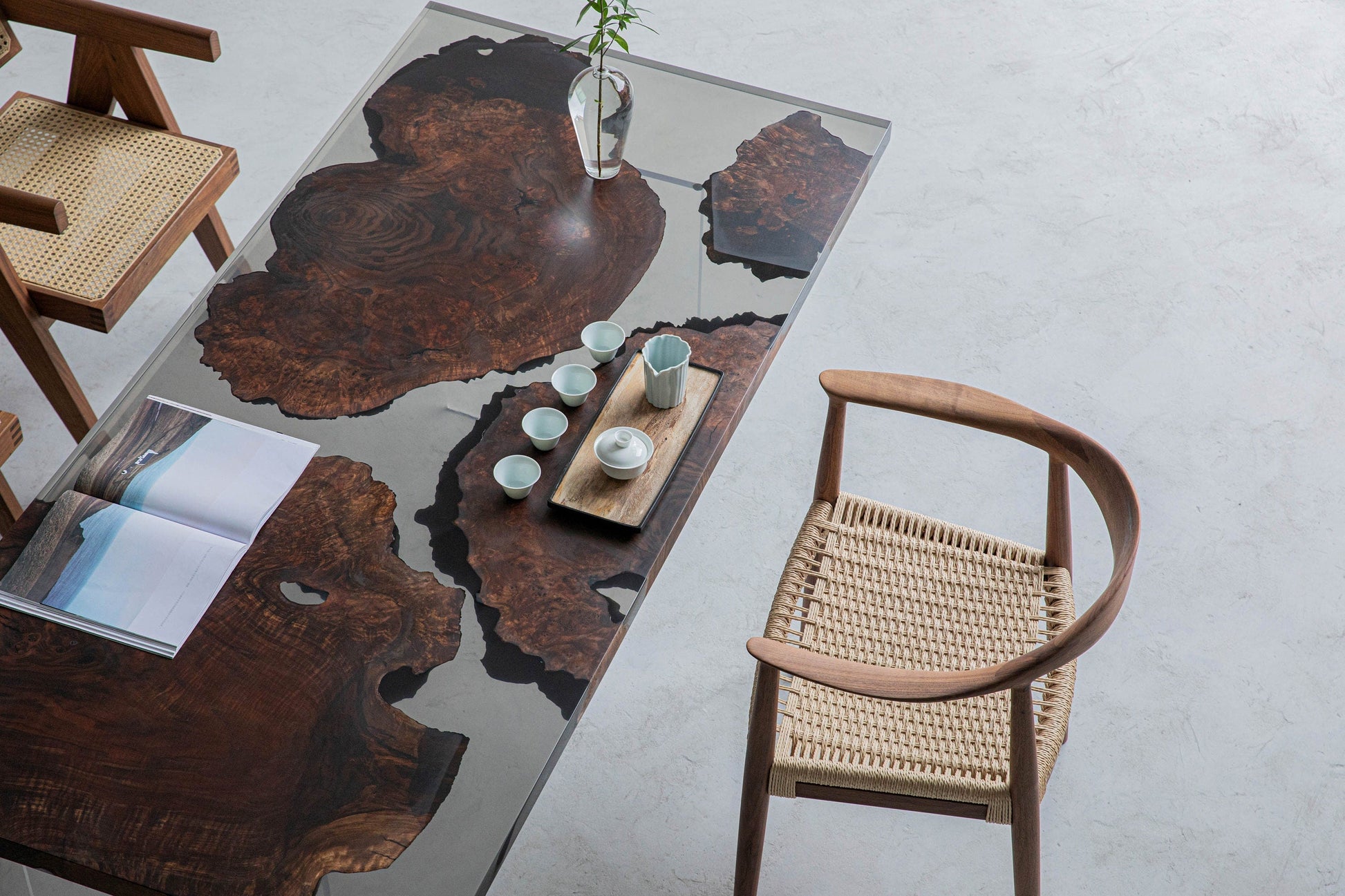Mazonvintage-Serene Black River Butterfly Resin Table
