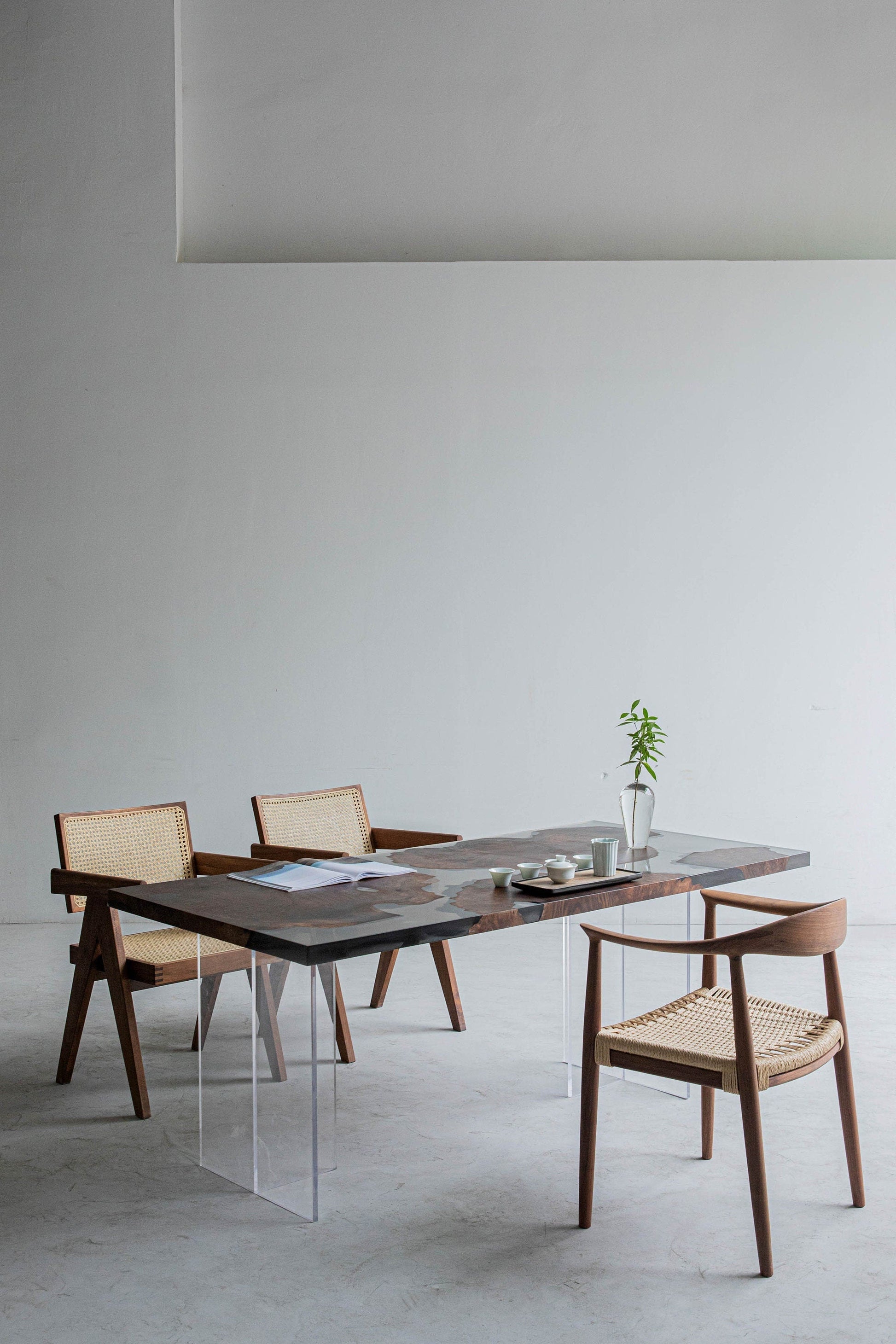 Mazonvintage-Serene Black River Butterfly Resin Table