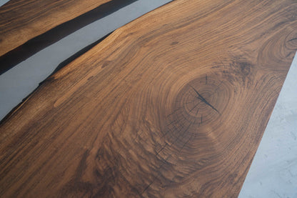 Mazonvintage-Ember Black Walnut Wood Epoxy Resin Table with Curved Shape