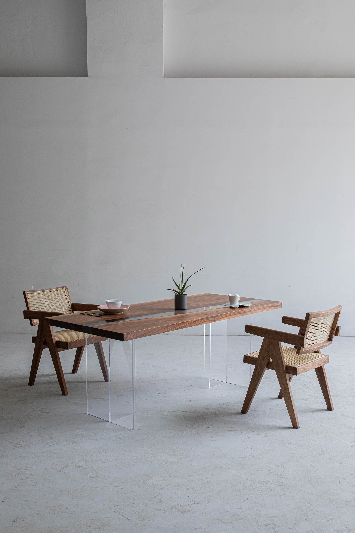 Mazonvintage-Vivid Edge Transparent Solid Wood Epoxy Resin Table