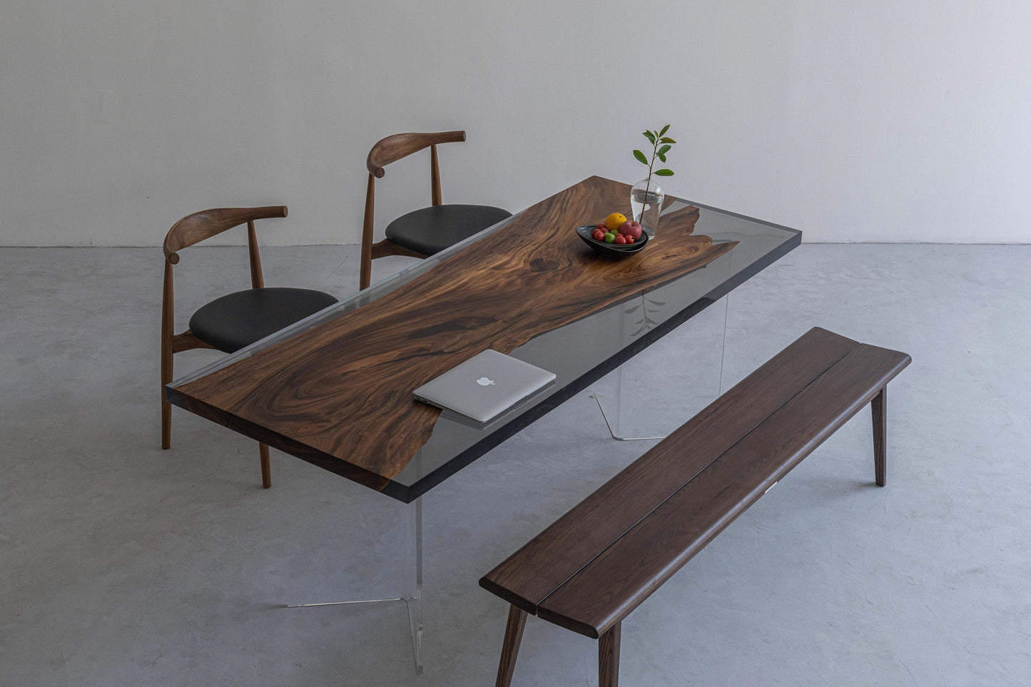 Mazonvintage-One-Piece Wood Monkey Pod Resin Table
