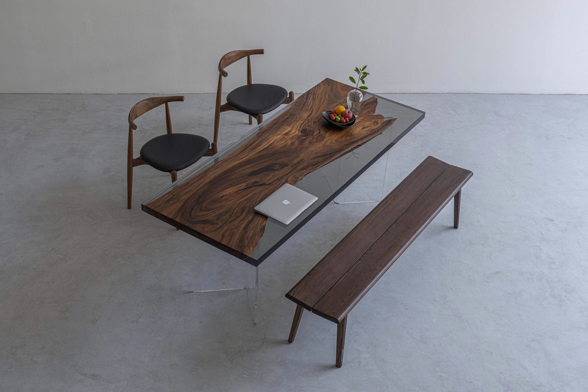 Mazonvintage-One-Piece Wood Monkey Pod Resin Table