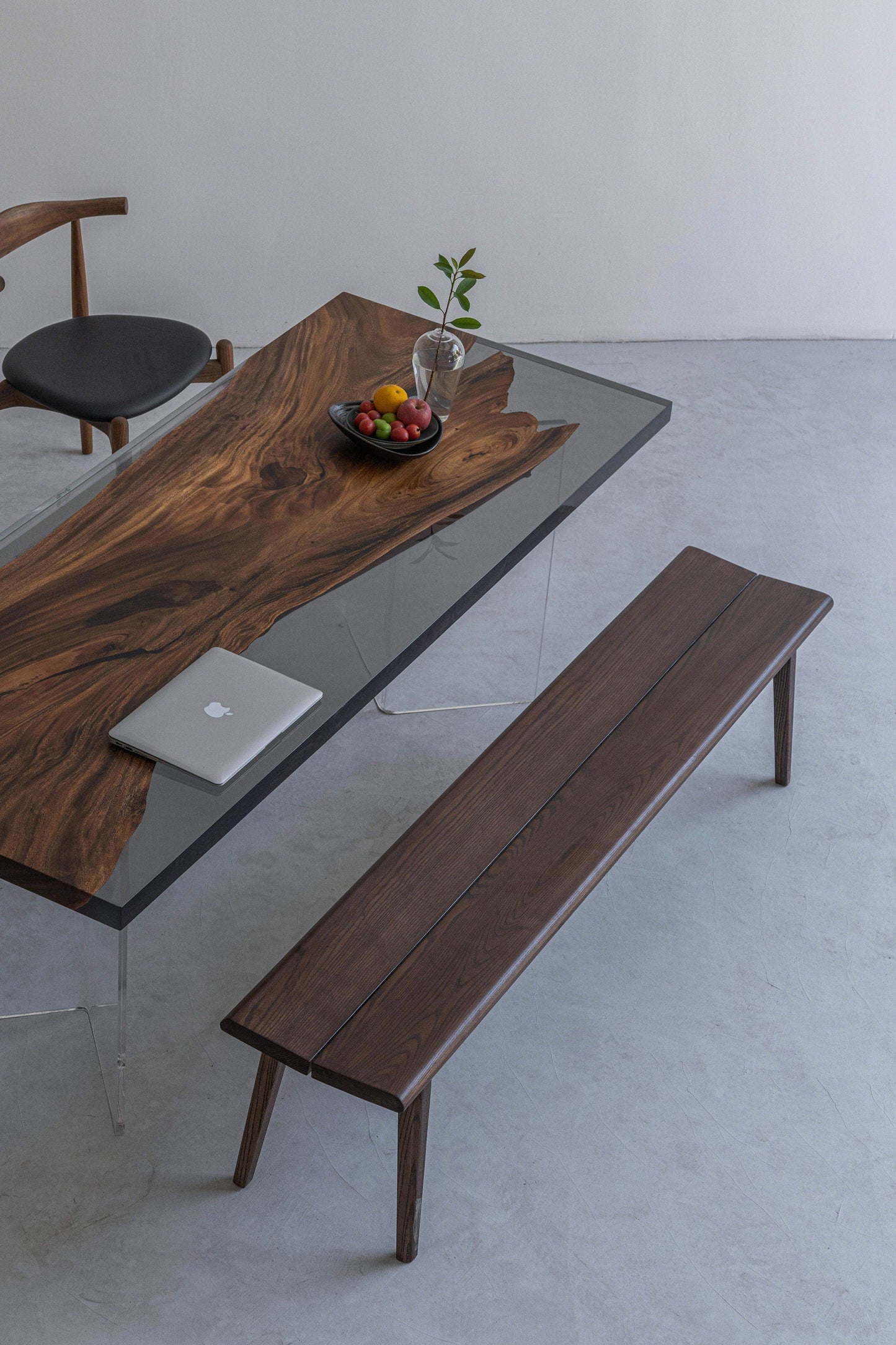 Mazonvintage-One-Piece Wood Monkey Pod Resin Table