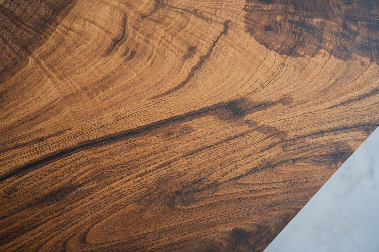 Mazonvintage-Fable Solid Black Walnut Two-Piece Wood Clear River Resin Table