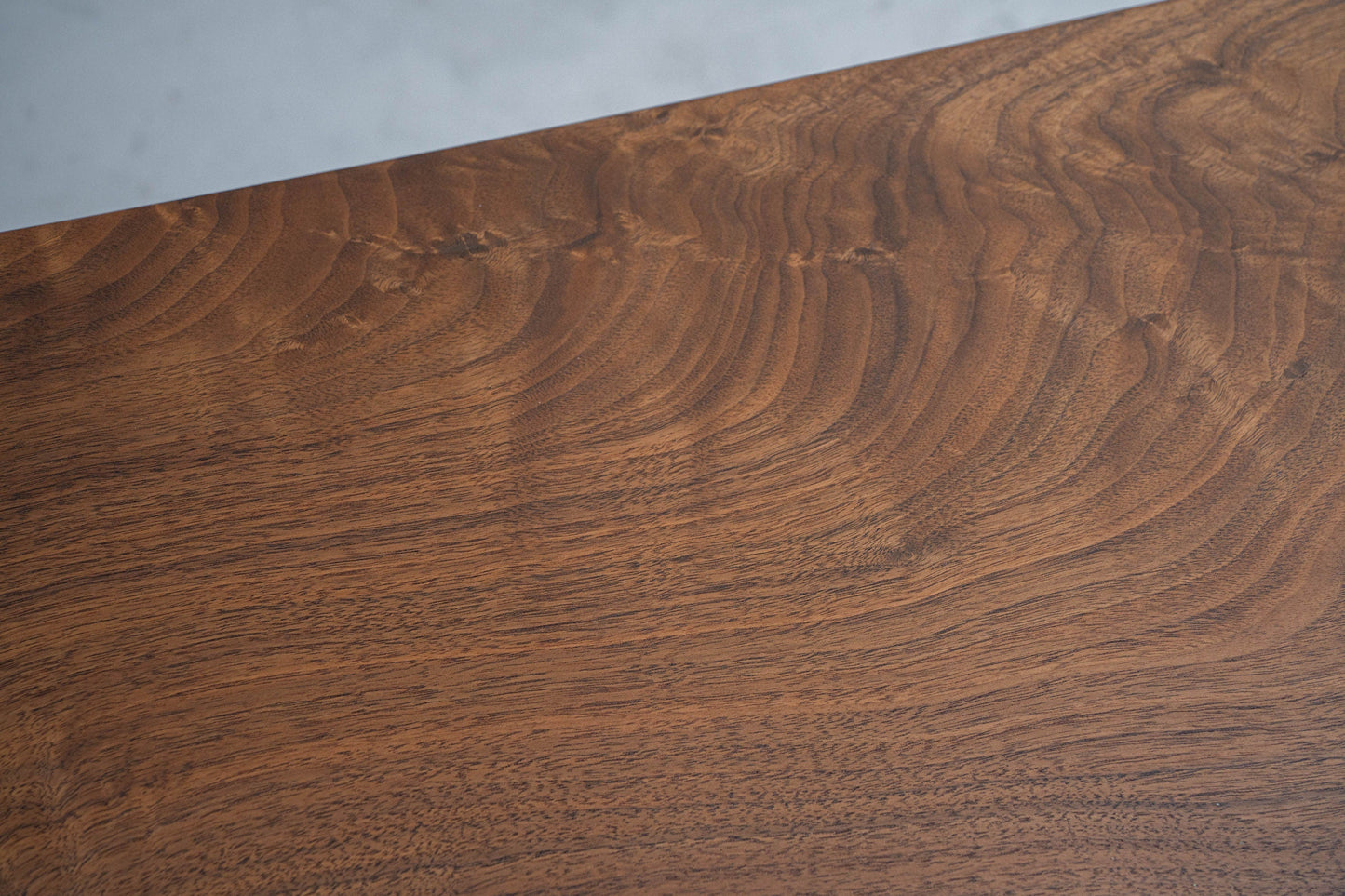 Mazonvintage-Fable Solid Black Walnut Two-Piece Wood Clear River Resin Table
