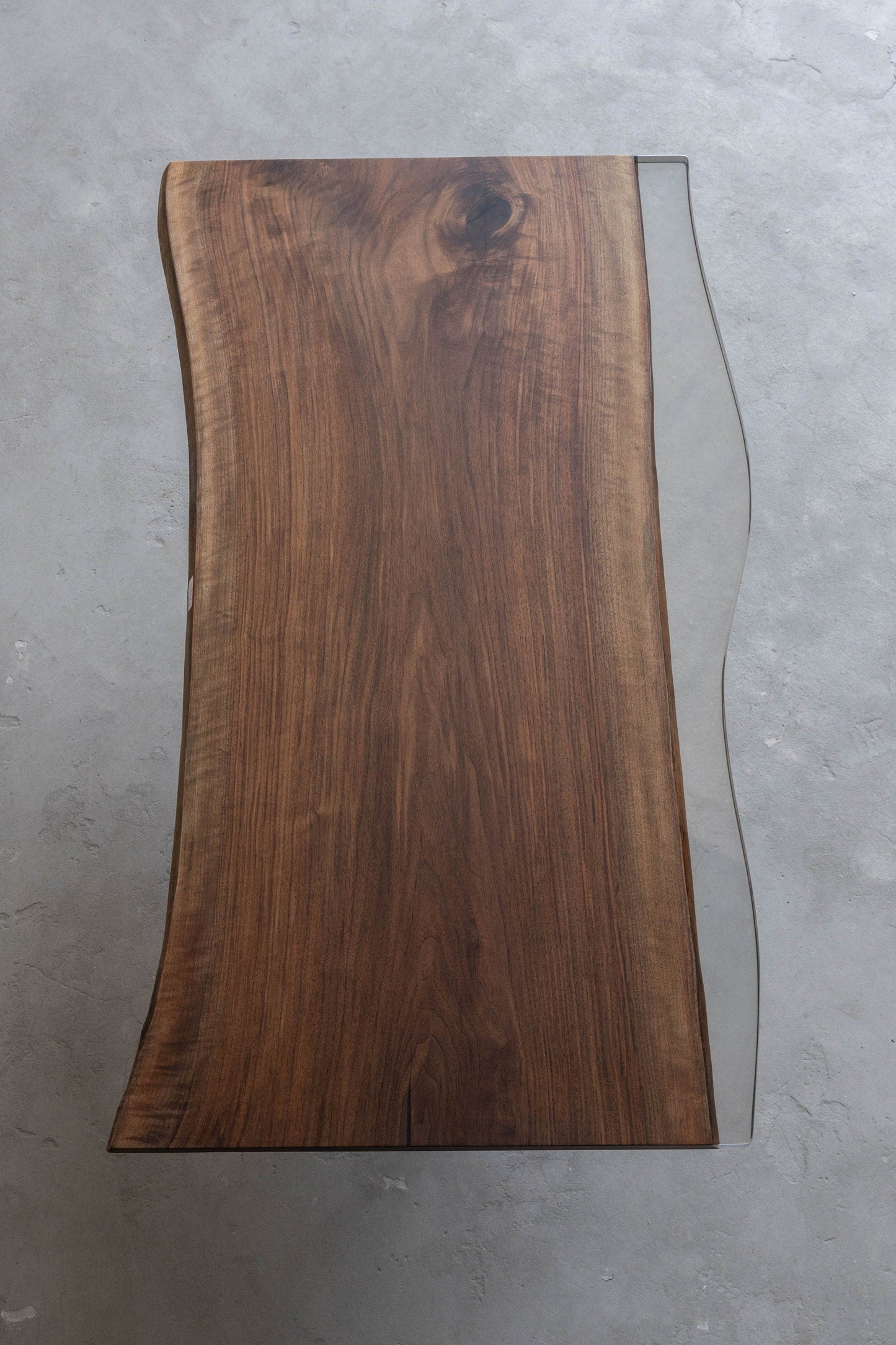 Mazonvintage-Solid Walnut Wood Coffee Table with Black Epoxy River