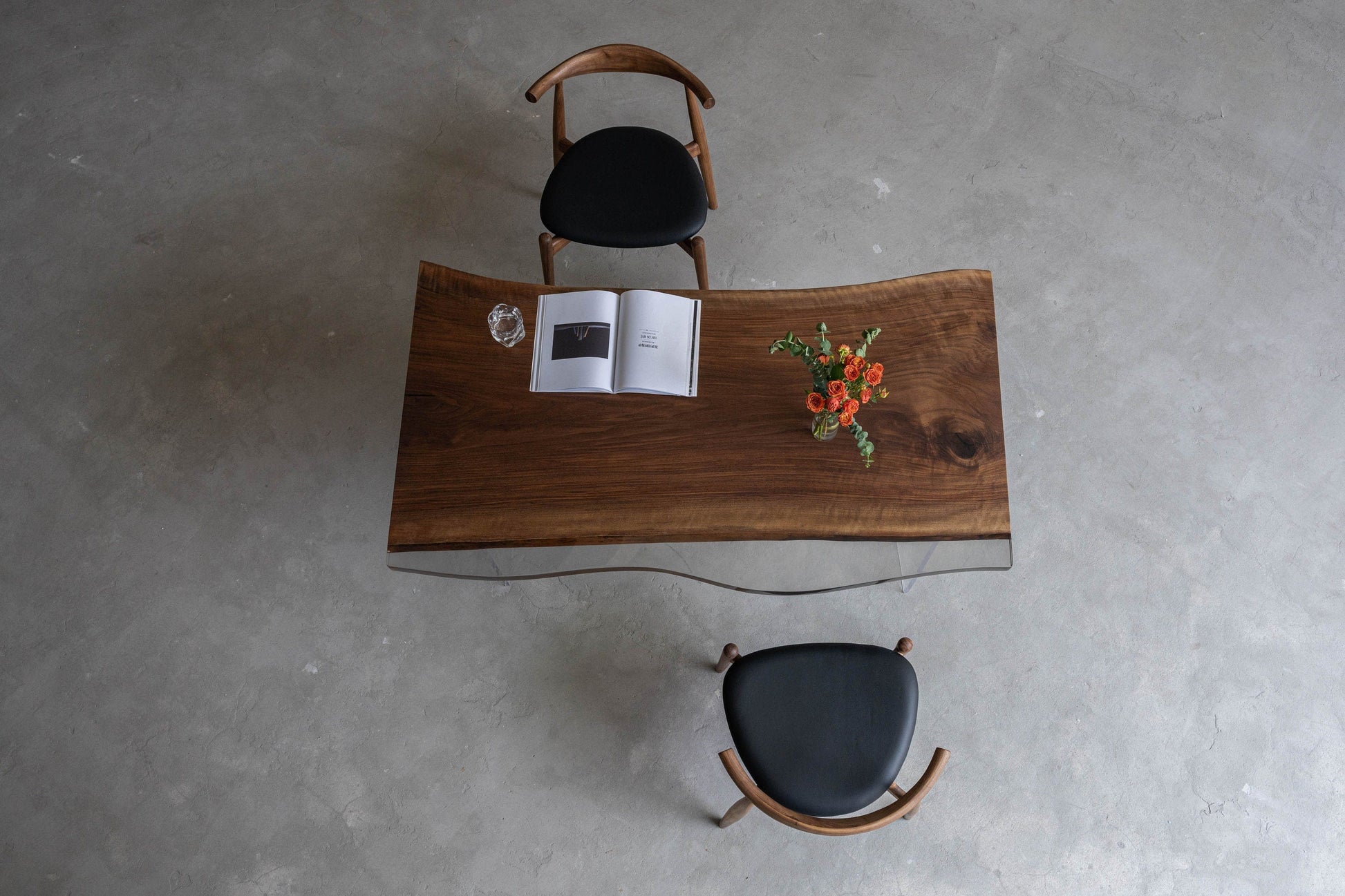 Mazonvintage-Solid Walnut Wood Coffee Table with Black Epoxy River