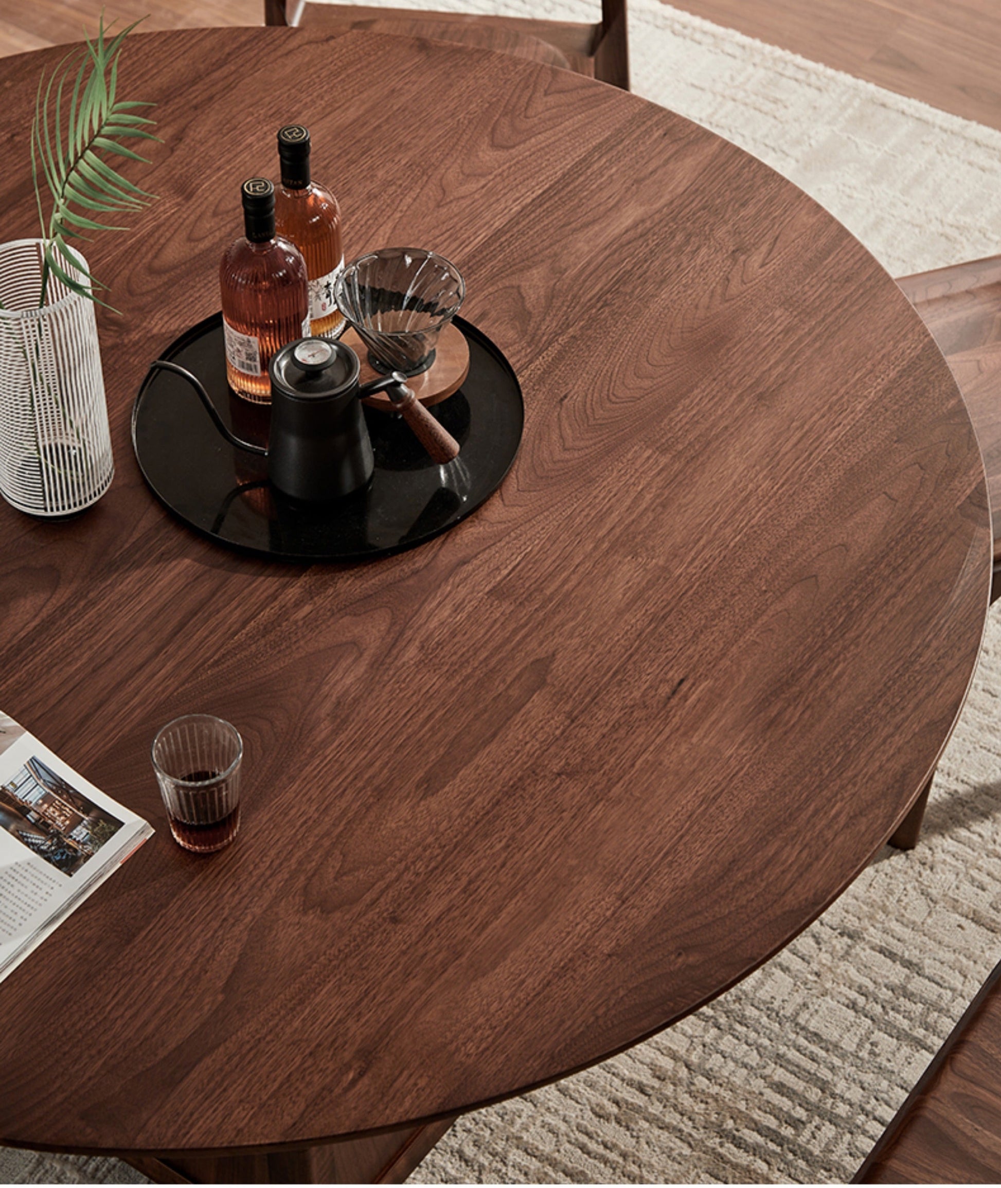 Mazonvintage-Flair Front Pedestal Round Walnut Wood Table