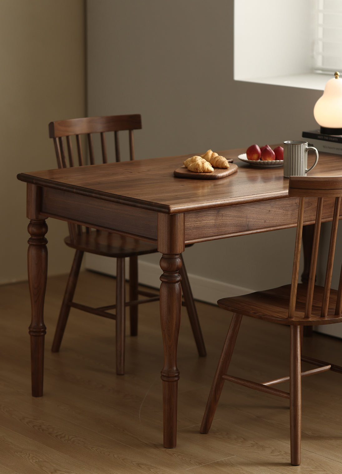 Mazonvintage-Synthesis American Style Solid Walnut Wood Dining Table