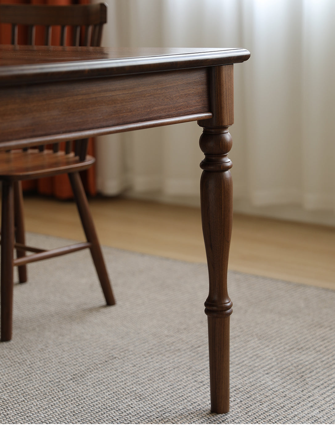 Mazonvintage-Synthesis American Style Solid Walnut Wood Dining Table