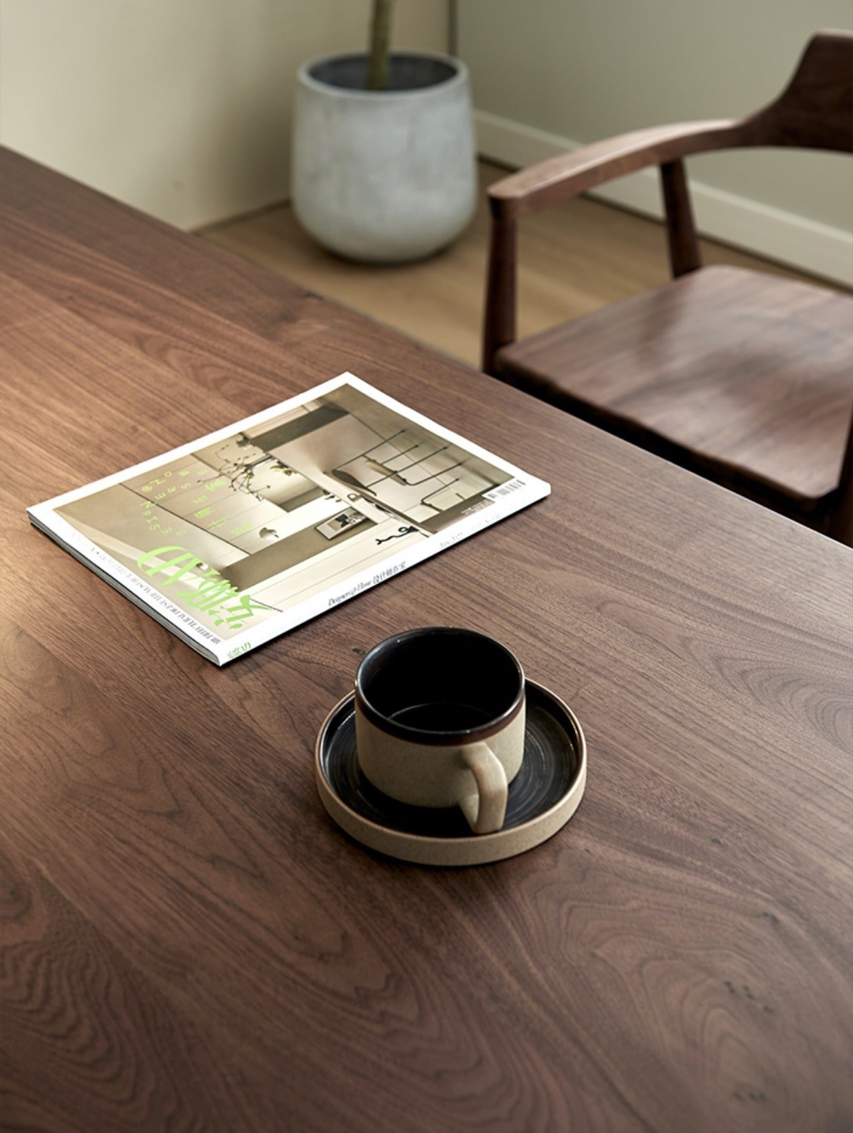Mazonvintage-Luminous Contemporary Walnut Wood Desk with Small Drawers